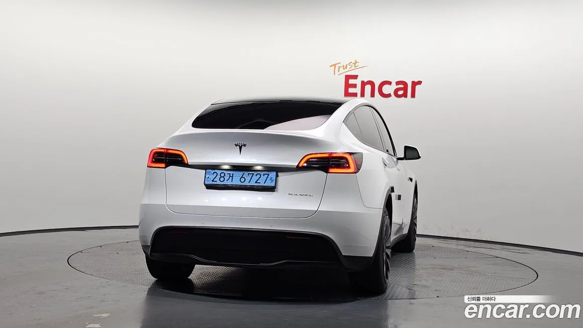 Tesla Model Y — фото 4