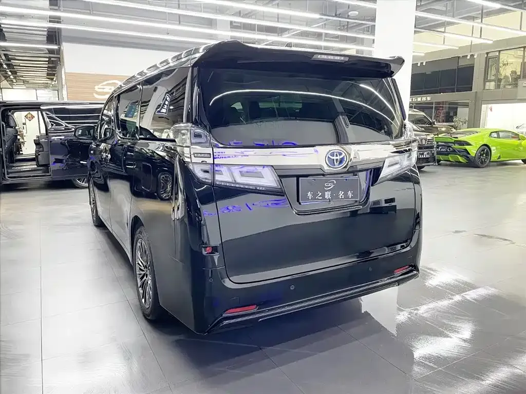 Toyota Vellfire — фото 4