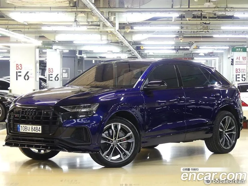 Audi SQ8 — фото 1
