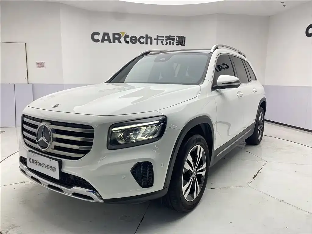 Mercedes-Benz GLB — фото 1