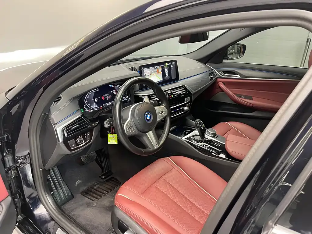 BMW 5 Series New Energy — фото 10