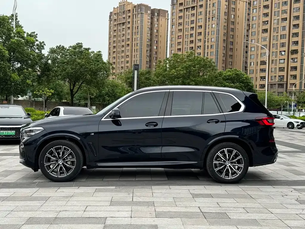 BMW X5 (Import) — фото 7
