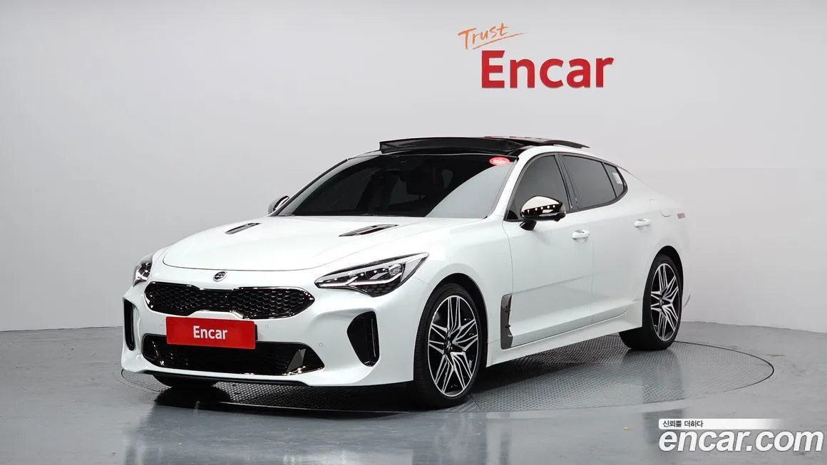Kia Stinger — фото 1