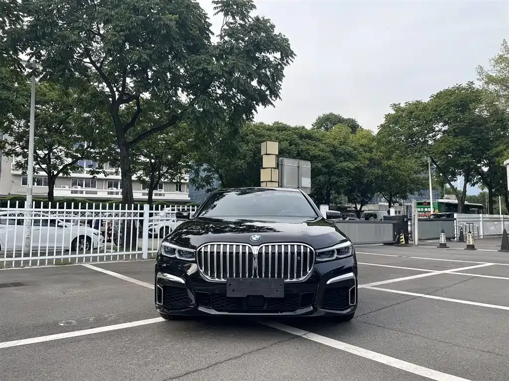 BMW 7 Series — фото 2