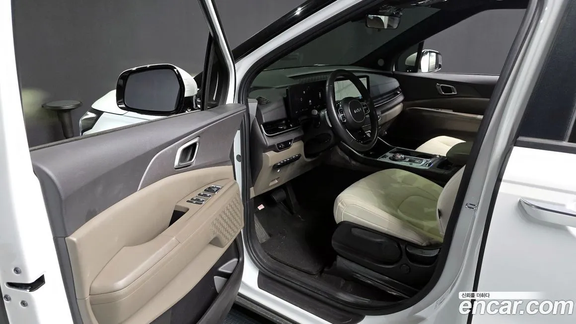 Kia Carnival — фото 10