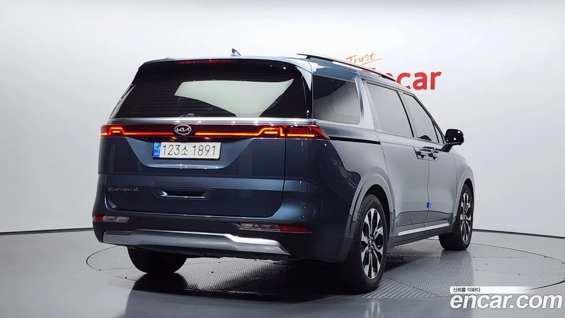 Kia Carnival — фото 2