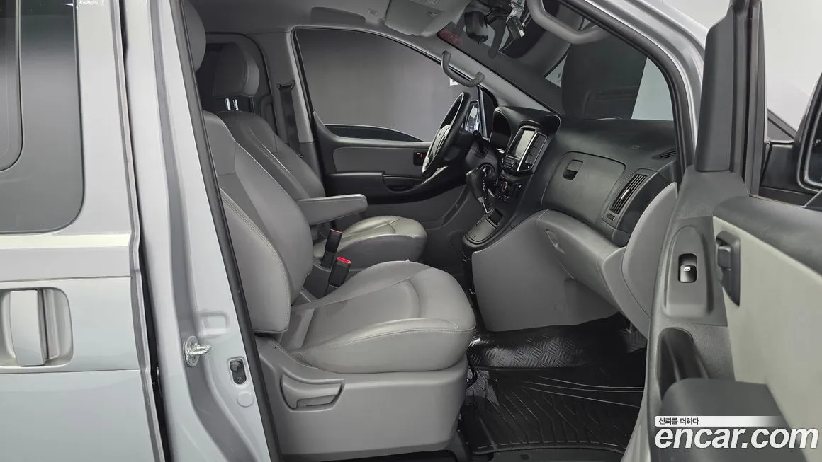 Hyundai Starex — фото 10