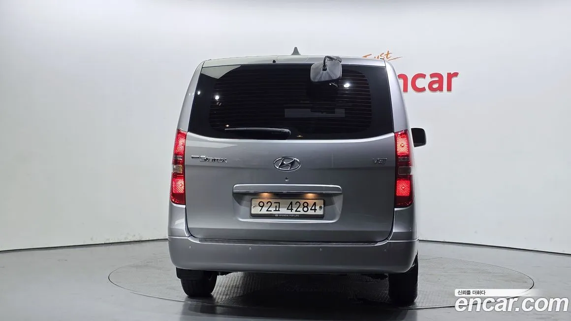 Hyundai Starex — фото 4