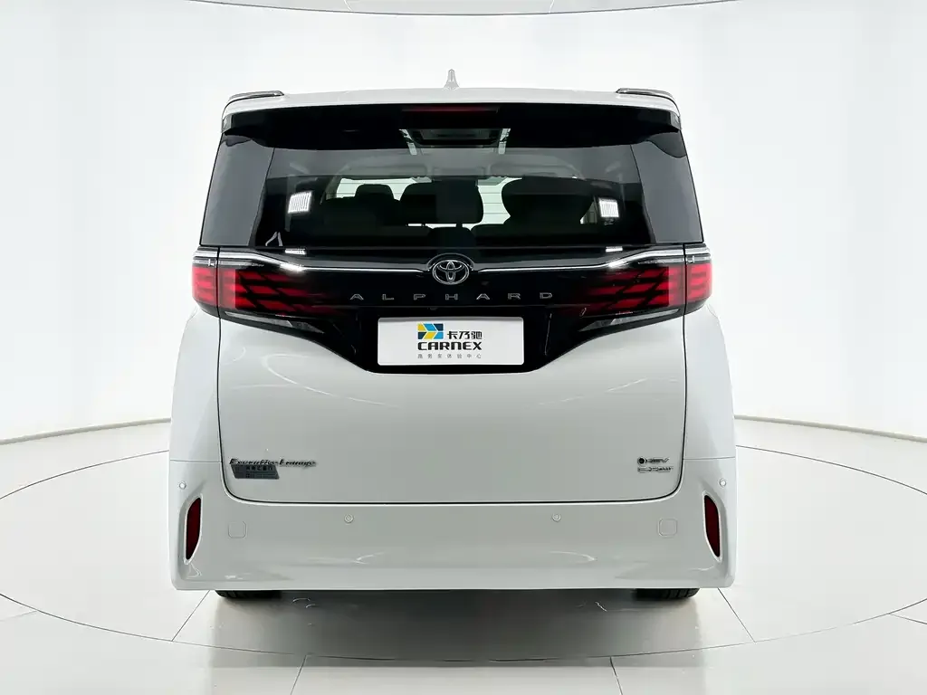 Toyota Alphard — фото 3