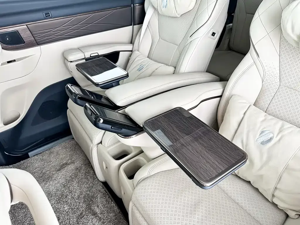 Toyota Alphard — фото 6