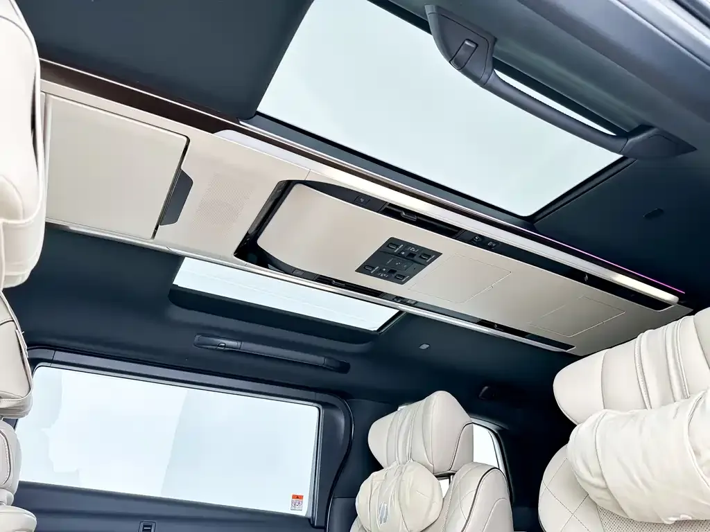 Toyota Alphard — фото 8