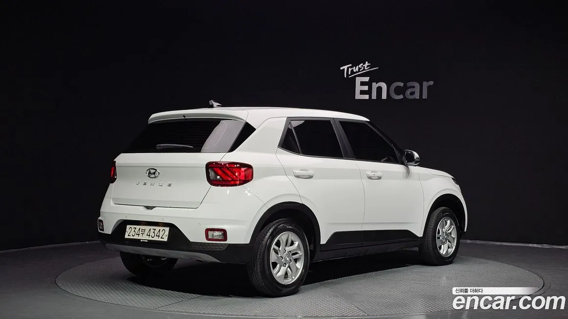 Hyundai Venue — фото 2