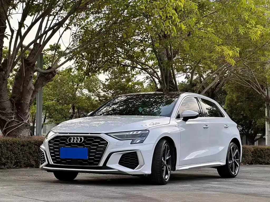 Audi A3 — фото 1