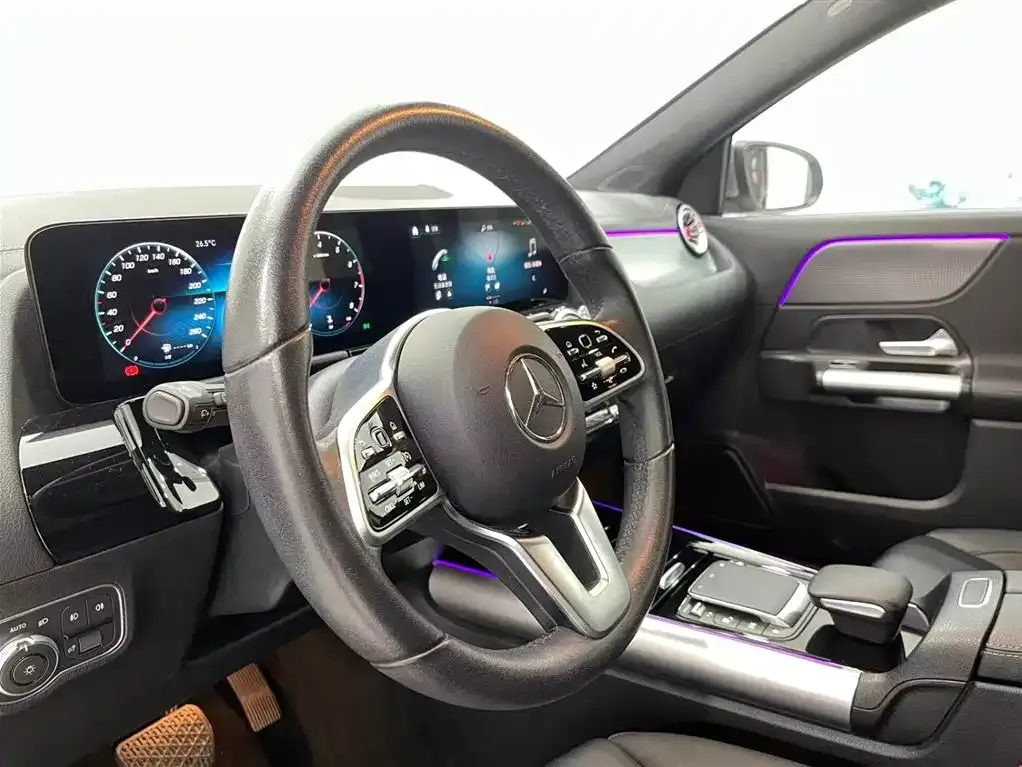 Mercedes-Benz GLA — фото 8