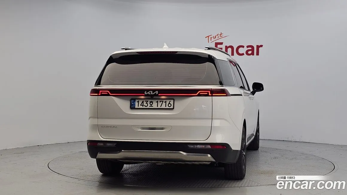 Kia Carnival — фото 4