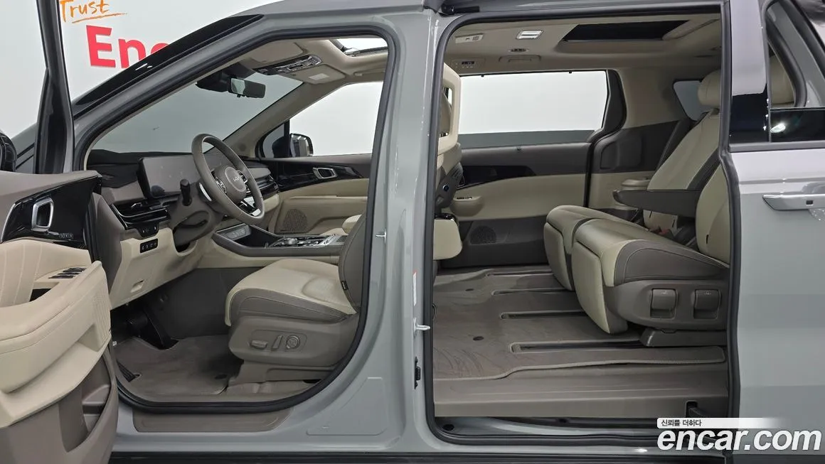 Kia Carnival — фото 10