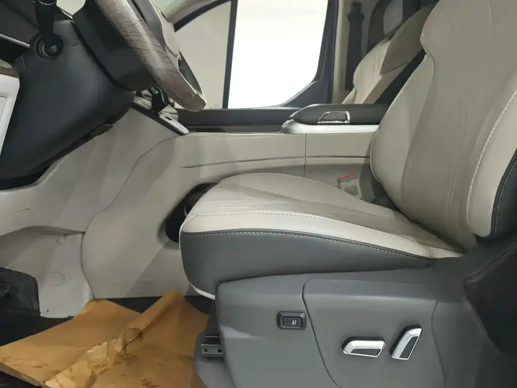 Ford Tourneo — фото 10