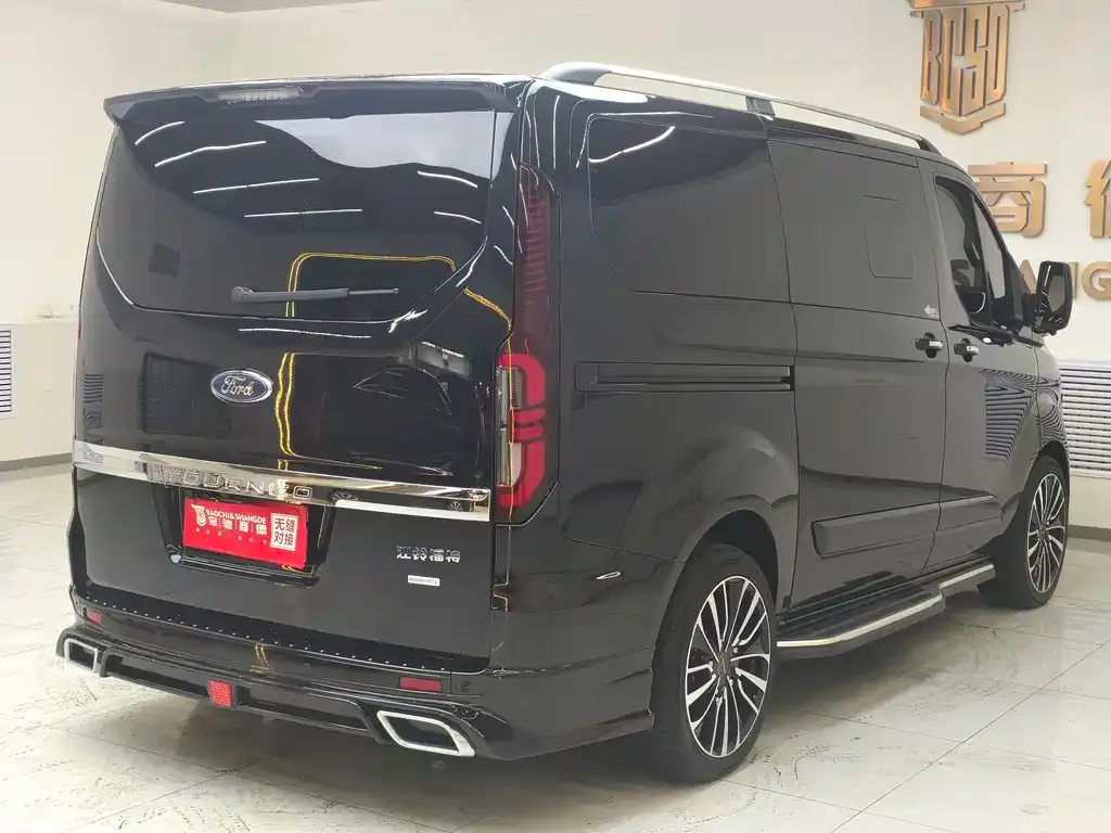 Ford Tourneo — фото 4