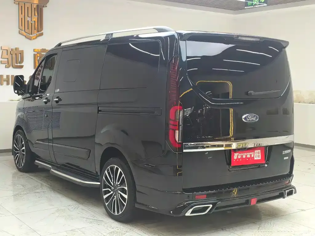Ford Tourneo — фото 6