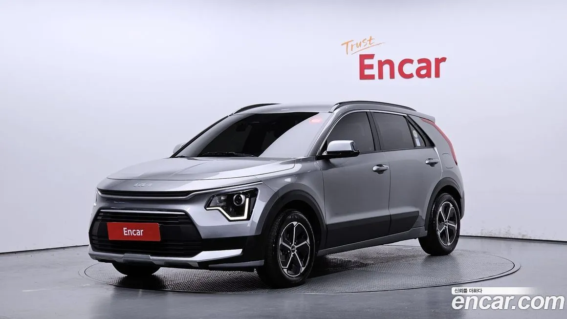 Kia Niro — фото 1