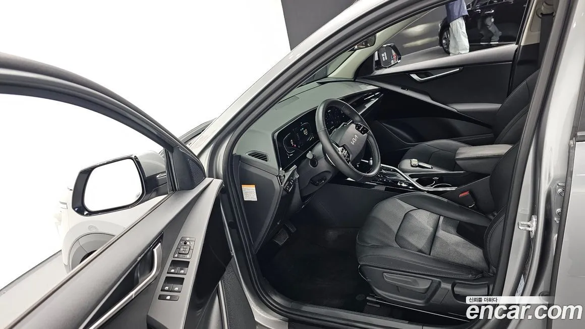 Kia Niro — фото 10