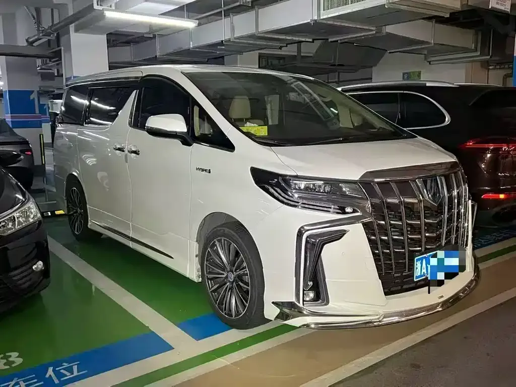 Toyota Alphard — фото 2