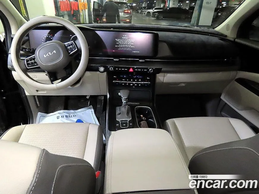 Kia Carnival — фото 10