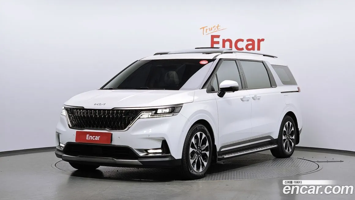 Kia Carnival — фото 1