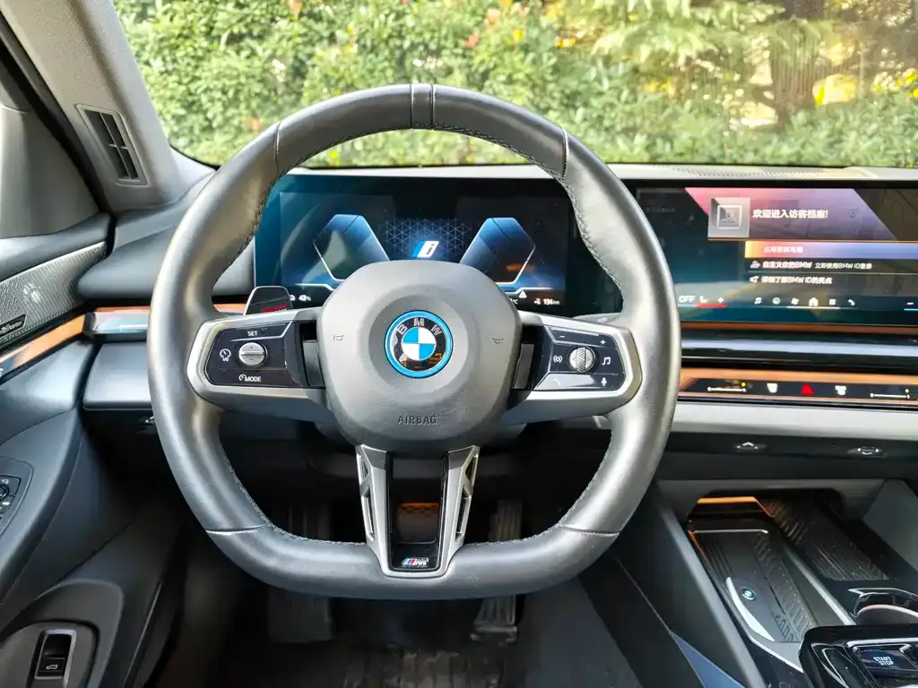 BMW i5 — фото 10
