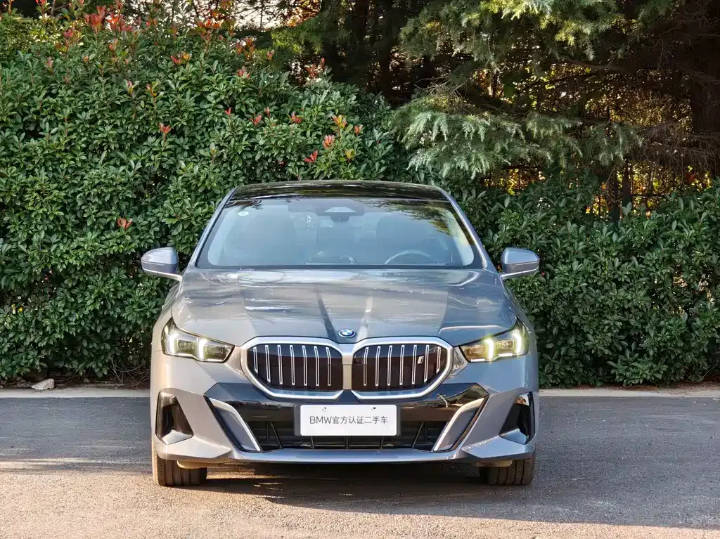 BMW i5 — фото 2