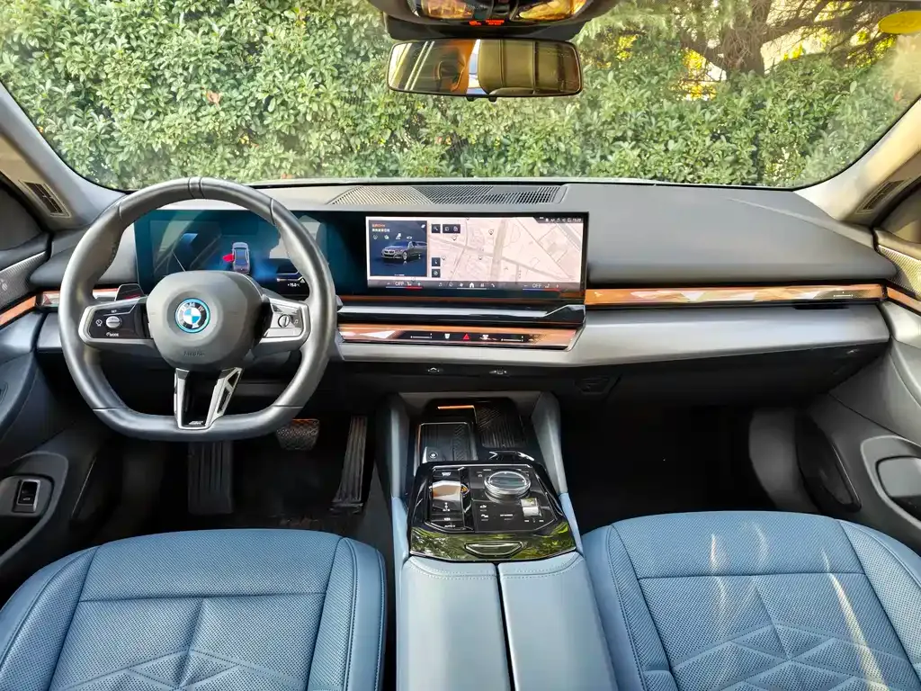 BMW i5 — фото 6
