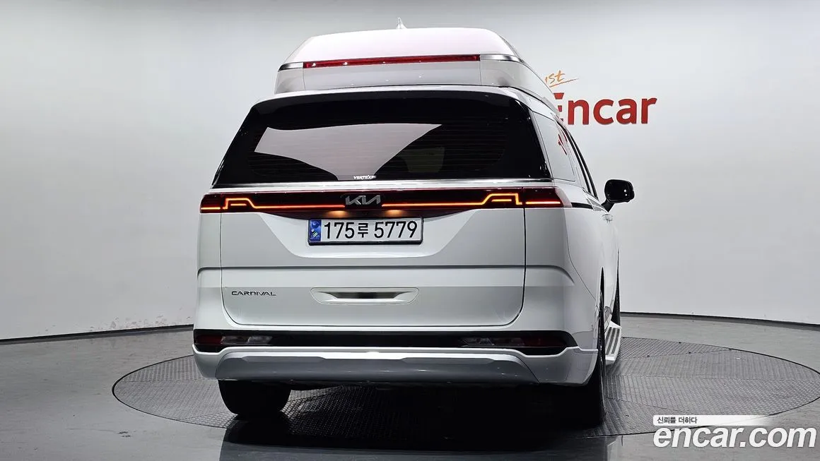 Kia Carnival — фото 4