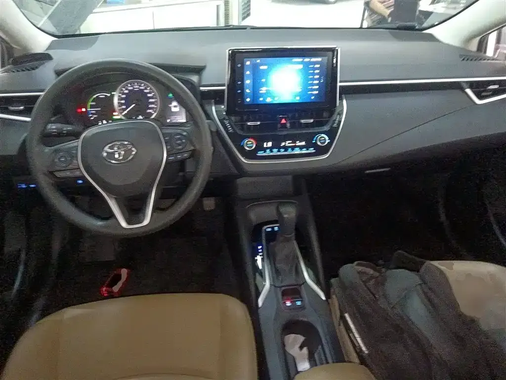 Toyota Corolla — фото 10