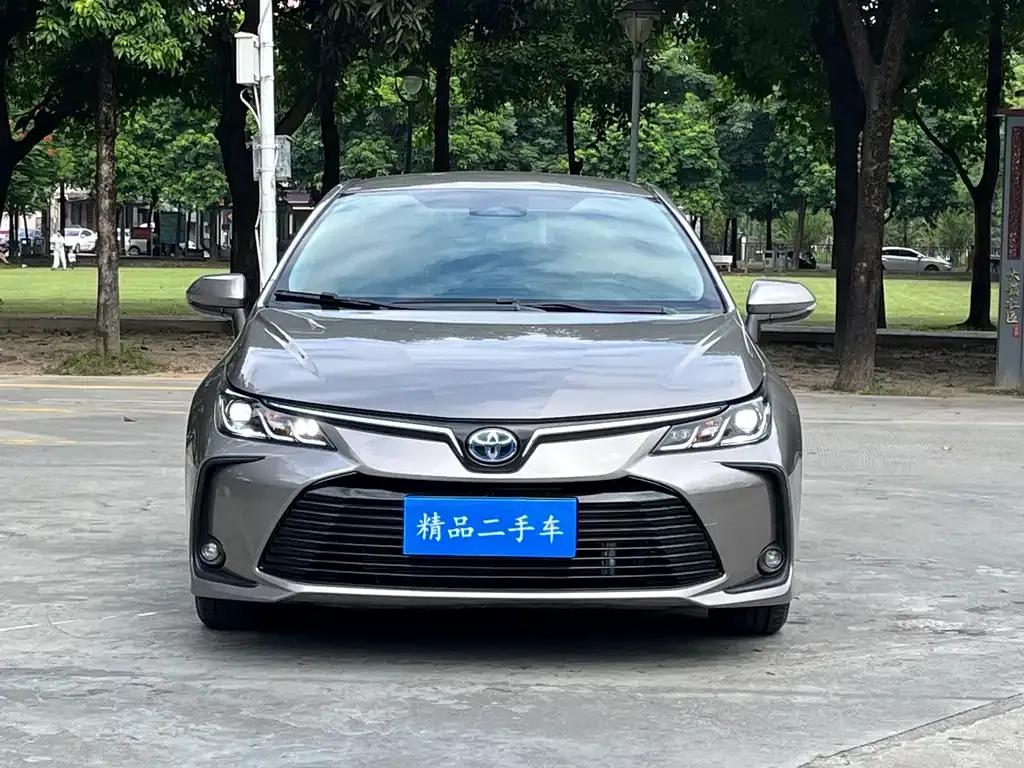 Toyota Corolla — фото 1