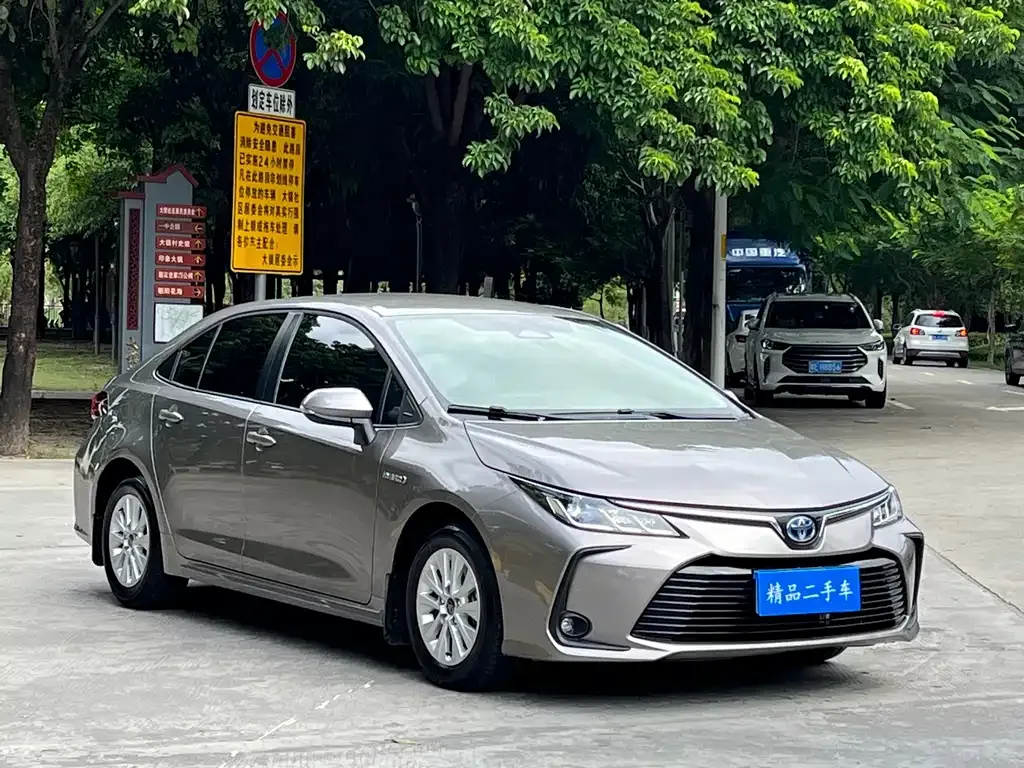 Toyota Corolla — фото 3