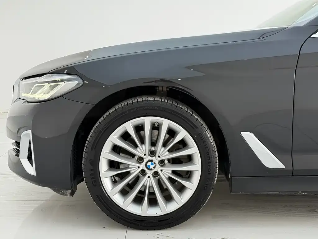BMW 5 Series — фото 5
