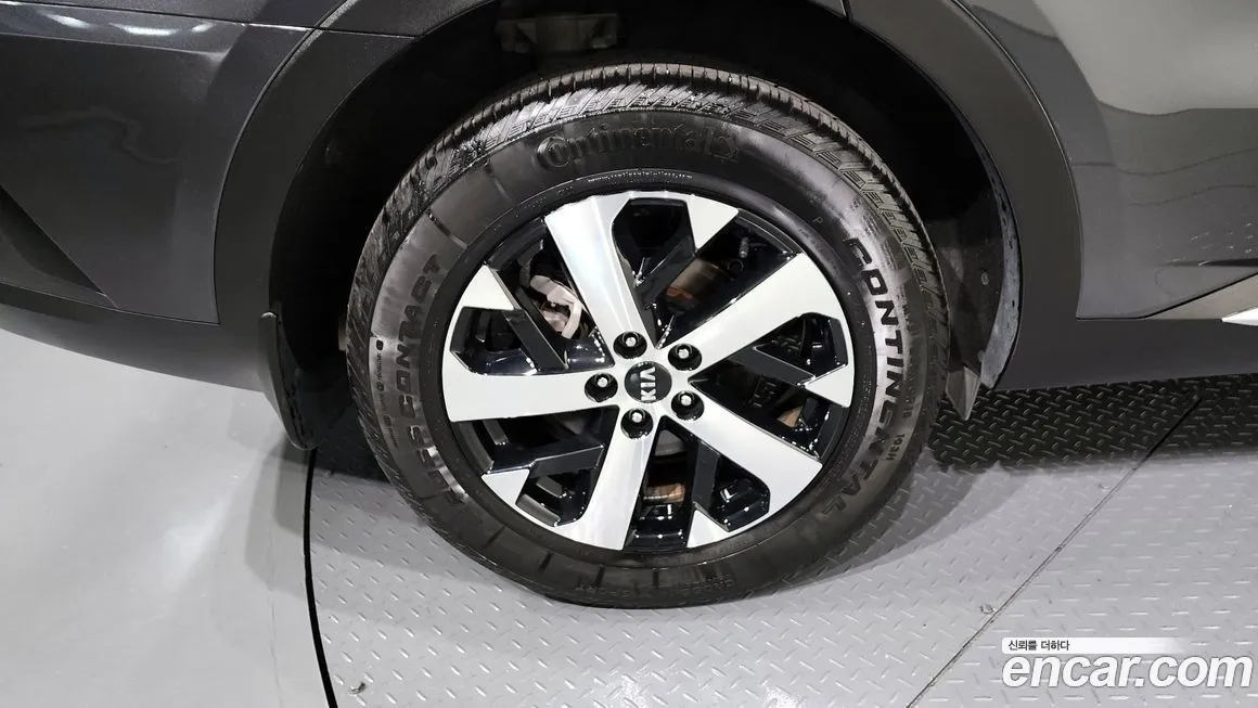 Kia Sorento — фото 5