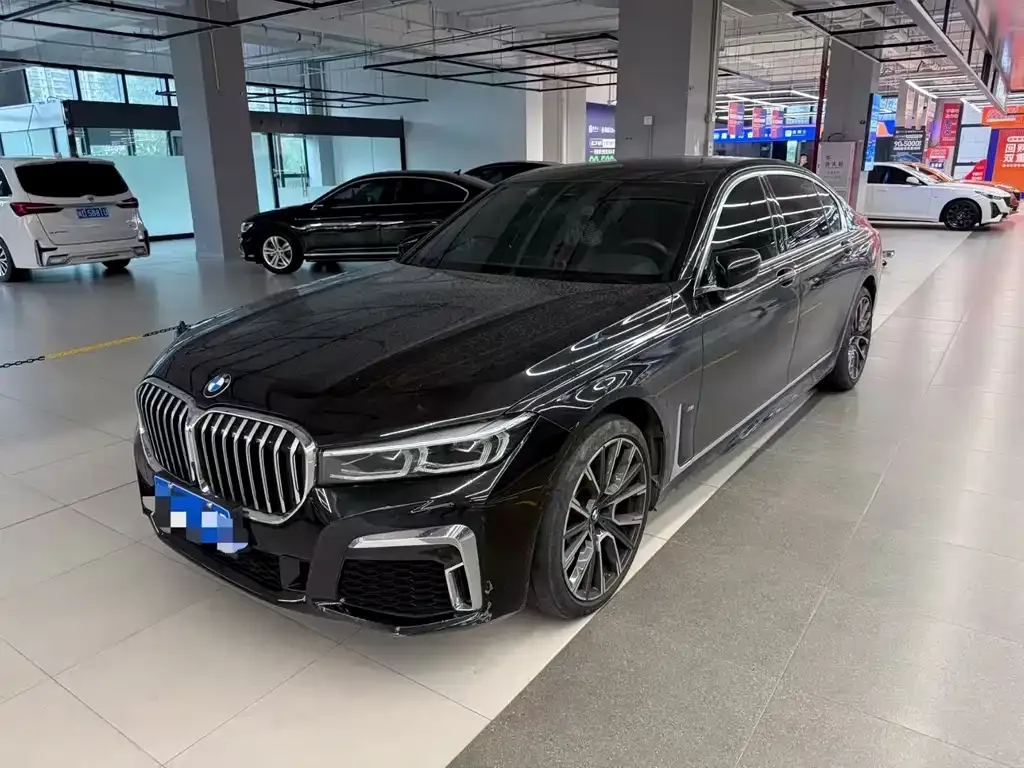 BMW 7 Series — фото 1