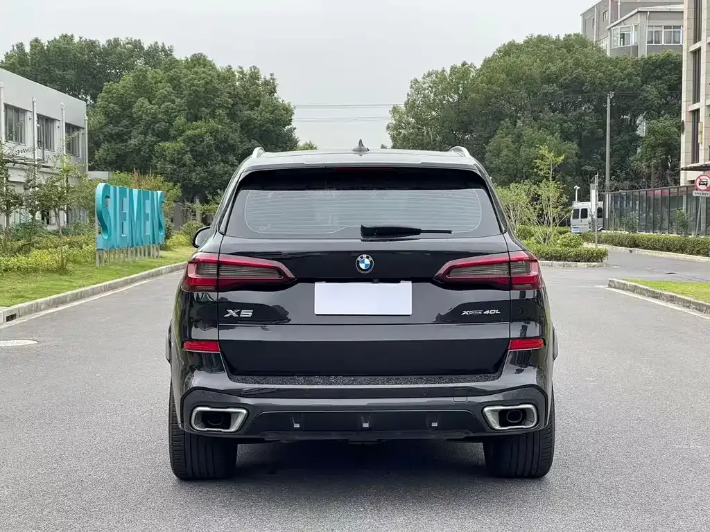BMW X5 — фото 10