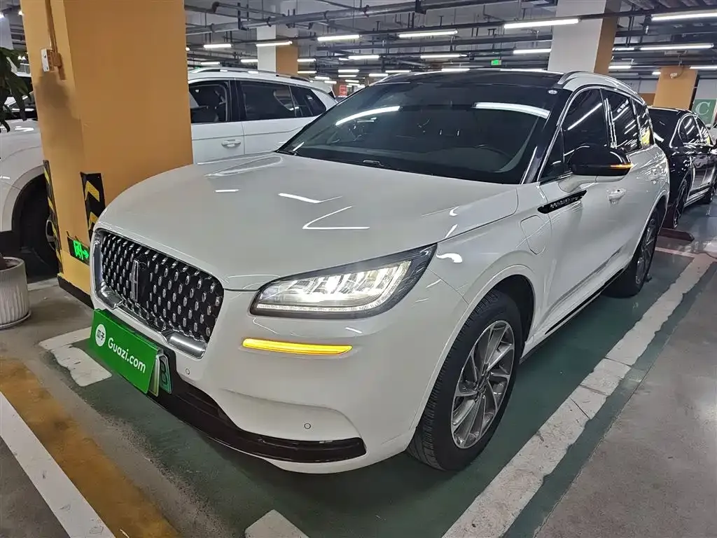 Lincoln Corsair Hybrid — фото 1