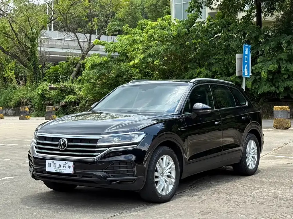Volkswagen Touareg — фото 3