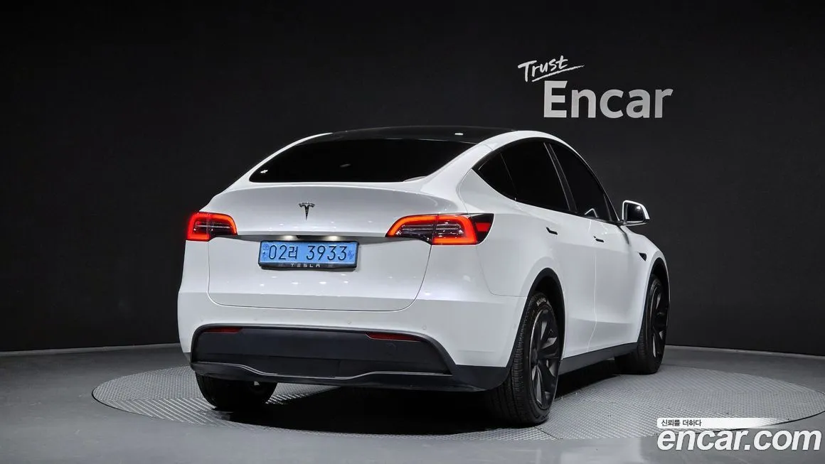 Tesla Model Y — фото 2