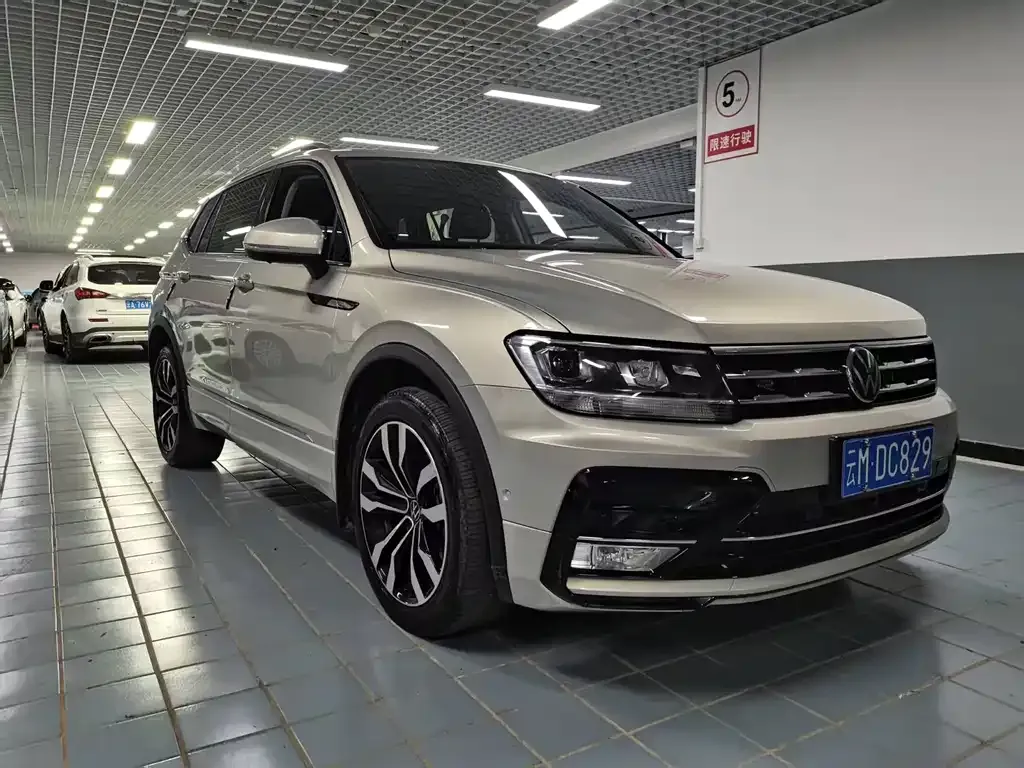 Volkswagen Tiguan L — фото 3