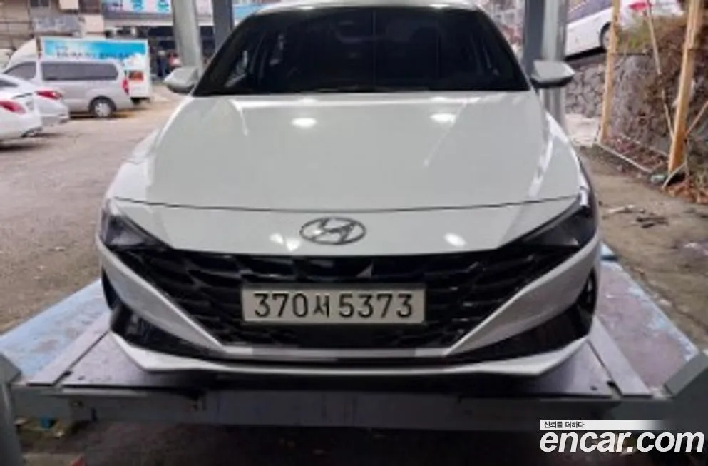 Hyundai AVANTE — фото 1