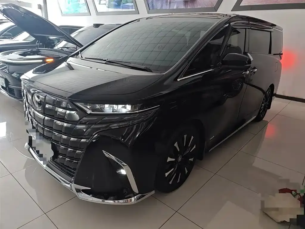 Toyota Alphard — фото 5