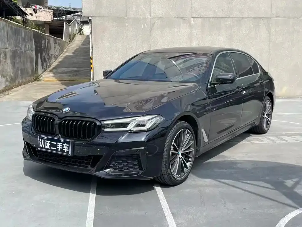 BMW 5 Series — фото 1