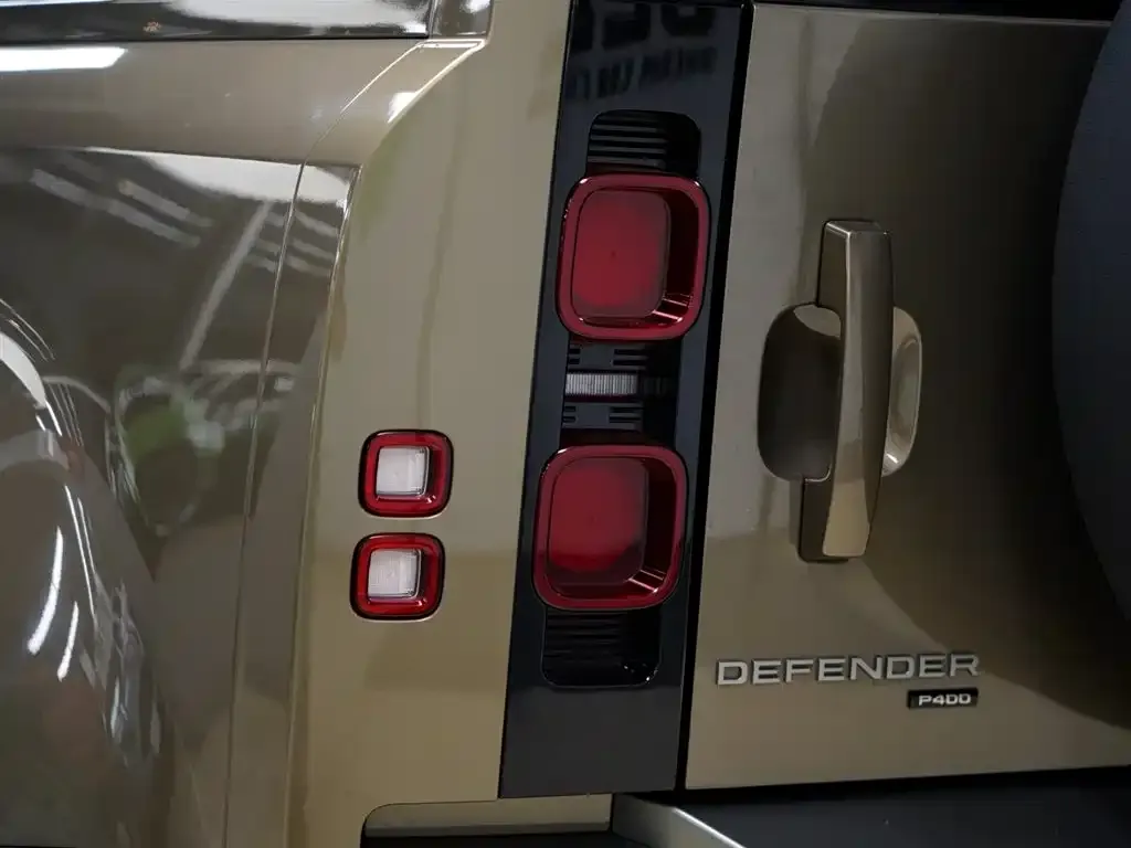 Land Rover Defender — фото 3