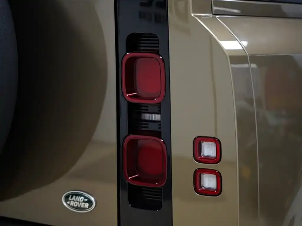 Land Rover Defender — фото 4