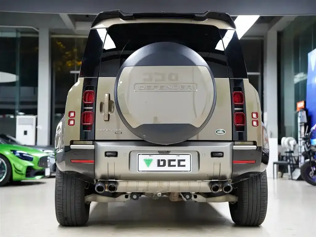 Land Rover Defender — фото 7