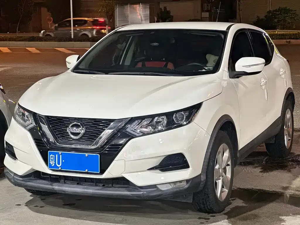 Nissan Qashqai — фото 1
